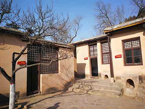 西柏坡精神滋养青年干部成长